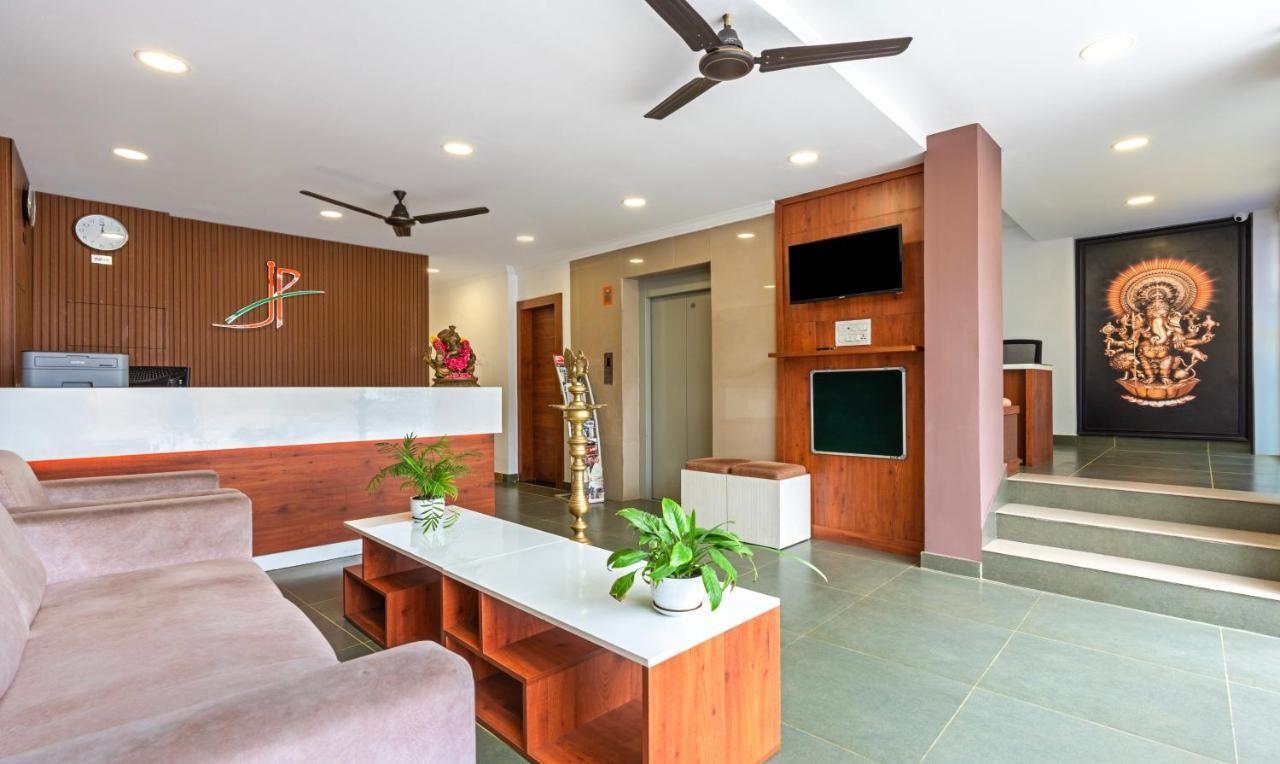 Treebo Jp Residency Thiruvananthapuram Exterior foto